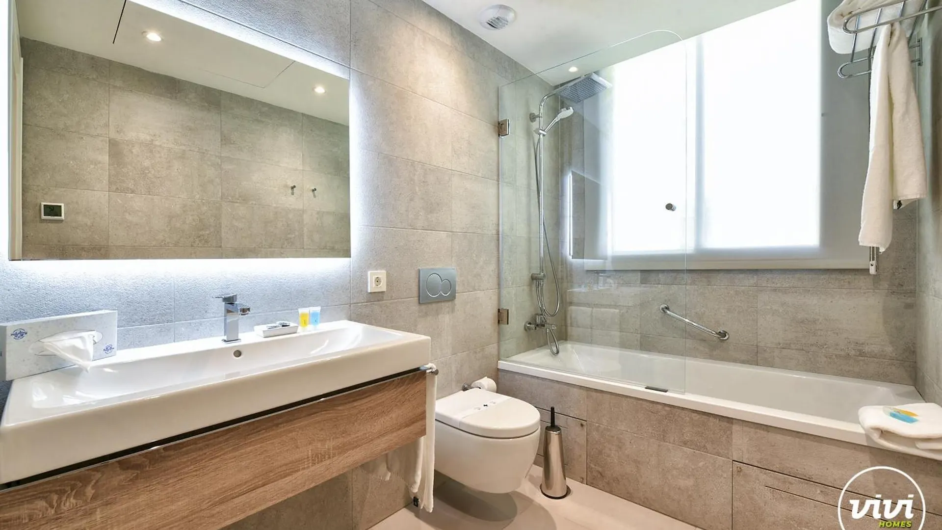 Vivi Homes - Olivera Pool, Sauna, Gym, Terrace & Sea View El Faro Apartment