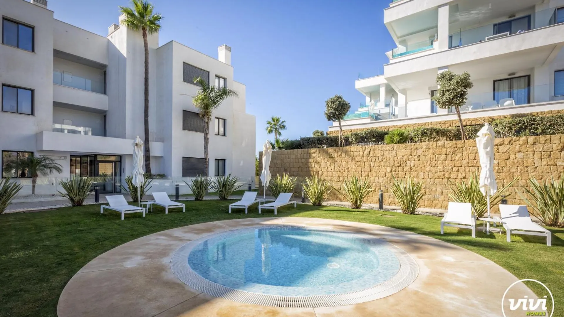Vivi Homes - Olivera Pool, Sauna, Gym, Terrace & Sea View El Faro Spain