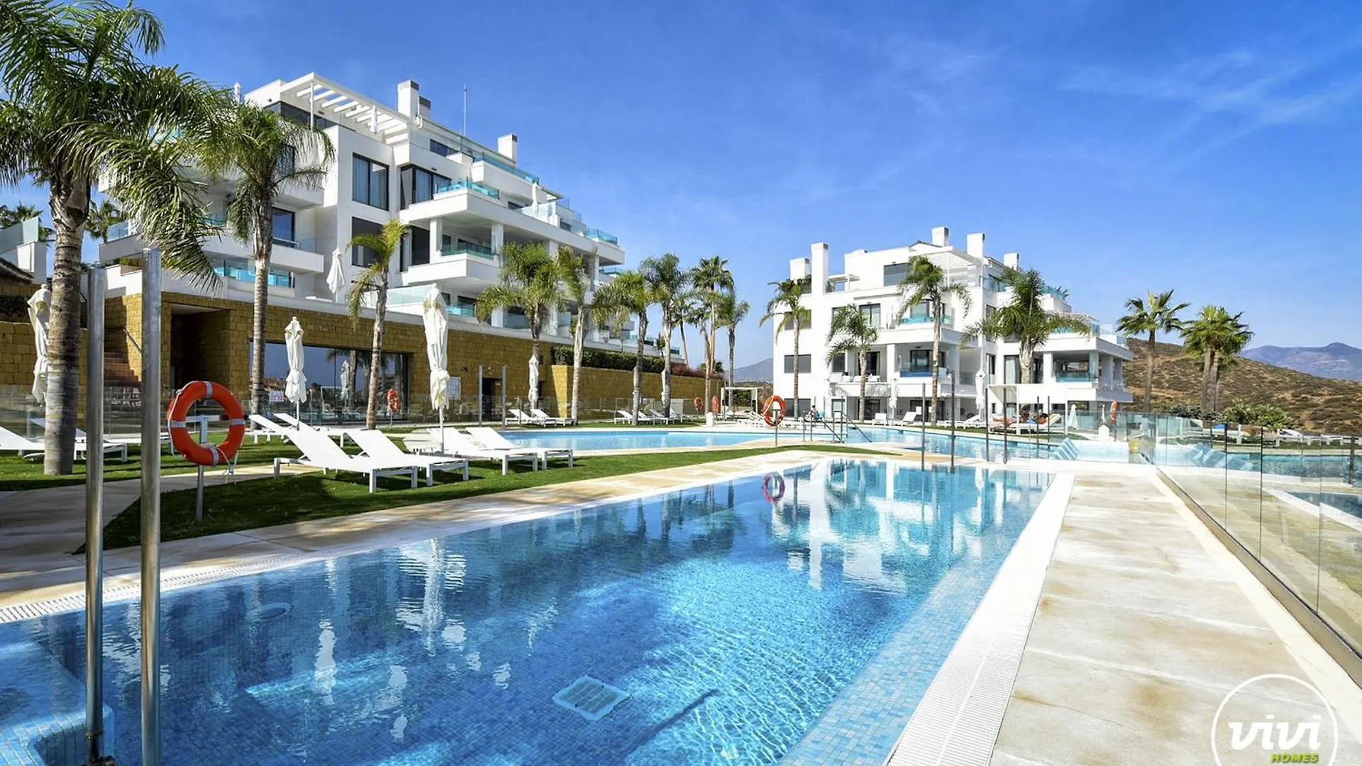 Vivi Homes - Olivera Pool, Sauna, Gym, Terrace & Sea View El Faro